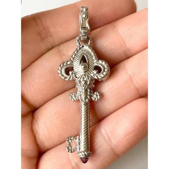 Large Judith Ripka 925 sterling silver amethyst key pendant - Picture 2 of 7